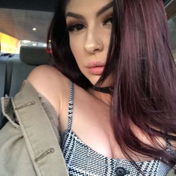 Meet your Posher, Luna - Picture 3 of 3